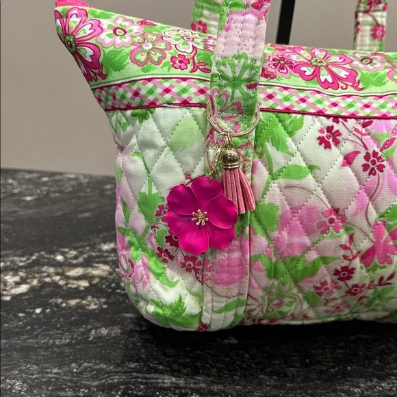 NWT🌸Quilted Floral Tote Bag - Picture 2 of 9